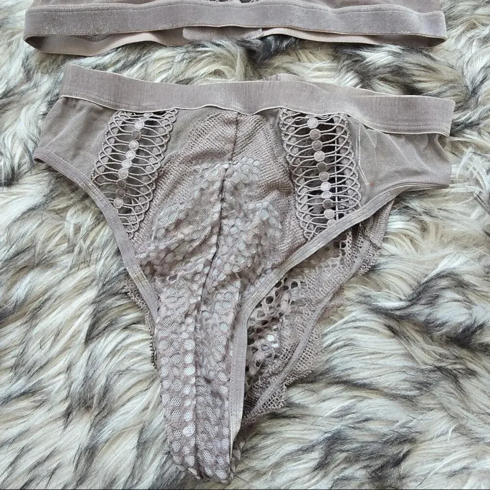 Victorias Secret Bralette & Pamty Set in Taupe - Picture 2 of 6
